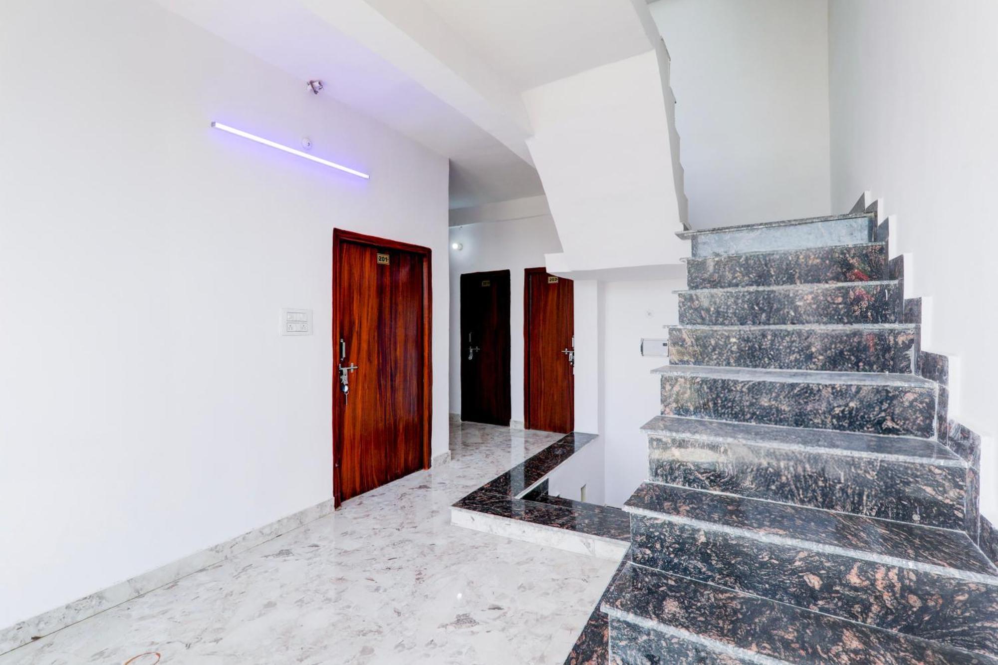 Hotel O Rn Chinhat Εξωτερικό φωτογραφία